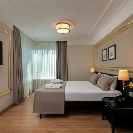 Reo - Ex Pacco Hotel